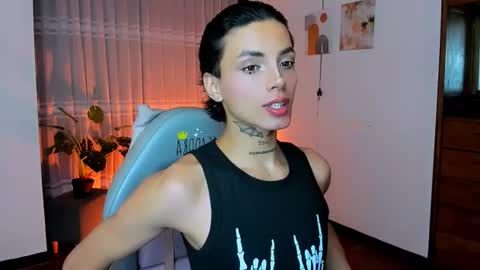 Snapshot of nilam217 chatting on 06-10-26, 12:22 Nilam online show from 06-10-26, 12:22