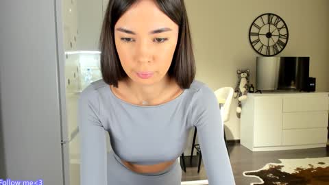 Snapshot of nilliluv chatting on 01-07-25, 07:38 Bella online show from 01-07-25, 07:38