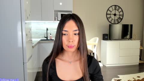 Snapshot of nilliluv chatting on 01-26-25, 11:39 Bella online show from 01-26-25, 11:39