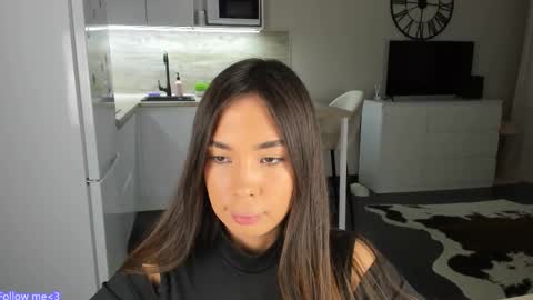 Snapshot of nilliluv chatting on 03-02-25, 11:20 Bella online show from 03-02-25, 11:20