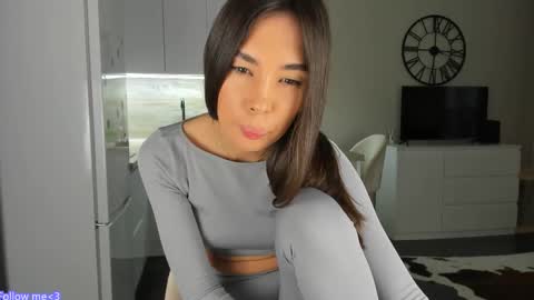 Snapshot of nilliluv chatting on 03-03-25, 05:31 Bella online show from 03-03-25, 05:31