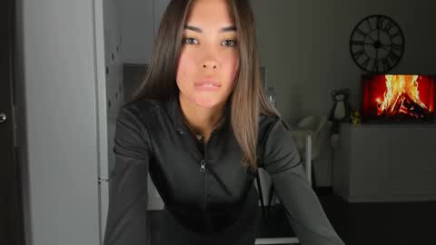 Snapshot of nilliluv chatting on 09-14-25, 05:12 Bella online show from 09-14-25, 05:12