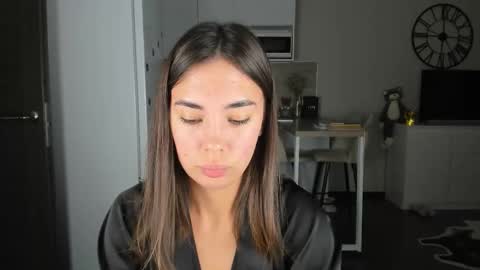 Bella online show from 11-10-25, 04:11