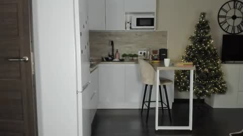 Bella online show from 01-19-26, 06:17