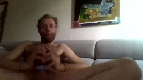 Snapshot of nilsberlin99 chatting on 10-28-25, 07:45 nilsberlin99 online show from 10-28-25, 07:45