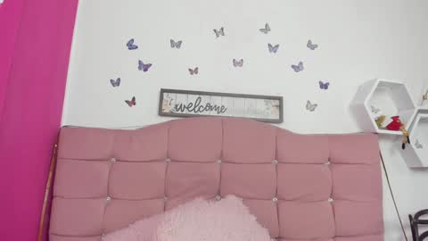 Nina online show from 12-24-24, 04:33