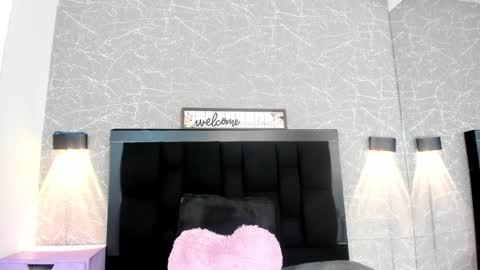 Nina online show from 01-21-25, 06:54