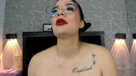 Nina online show from 01-23-25, 05:13