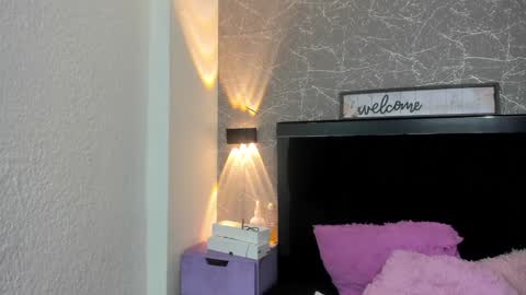 Nina online show from 01-30-25, 11:44