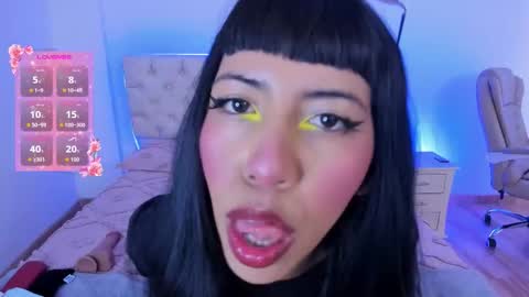 Nina Fox  online show from 10-21-25, 12:28