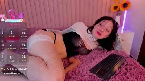 Snapshot of nina_ford_ chatting on 12-05-25, 03:59 nina_ford_ online show from 12-05-25, 03:59