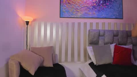 Snapshot of nina_glow_ chatting on 02-25-26, 11:42 nina_glow_ online show from 02-25-26, 11:42