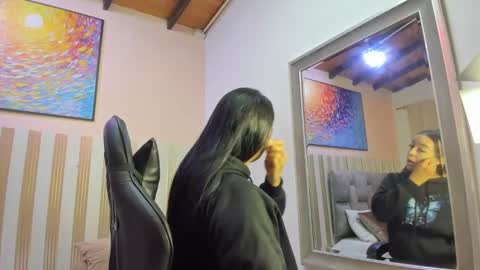 nina_glow_ online show from 03-29-26, 11:21