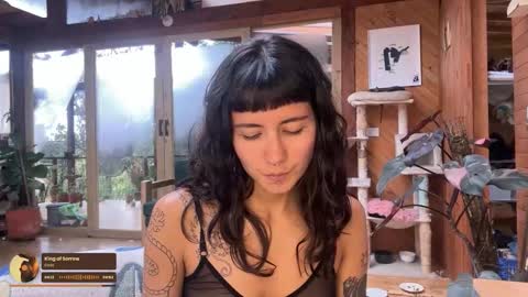 Snapshot of nina_just chatting on 10-24-25, 08:27 Nina. online show from 10-24-25, 08:27