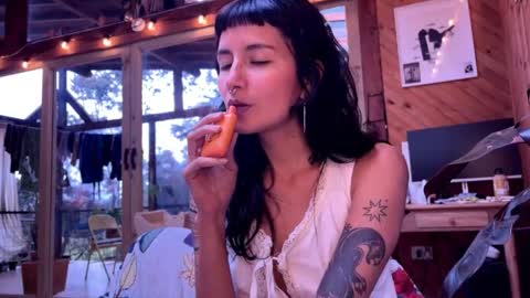 Nina.  online show from 03-27-26, 09:14