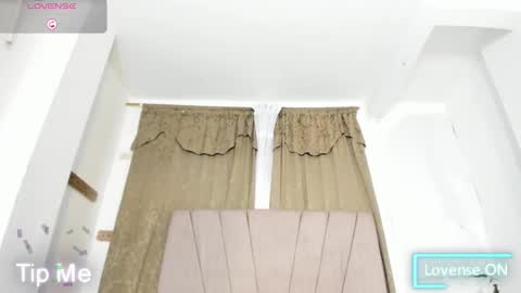 Snapshot of nina_keller_ chatting on 11-28-25, 11:18 nina_keller_ online show from 11-28-25, 11:18