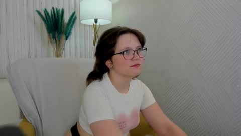 Snapshot of nina_lunaa chatting on 10-01-25, 01:44 nina lunaa online show from 10-01-25, 01:44