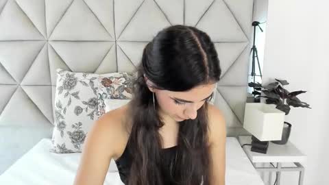  Nina  online show from 10-06-25, 08:17