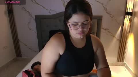 Snapshot of nina_rouge7 chatting on 10-15-25, 11:10 N I N A online show from 10-15-25, 11:10