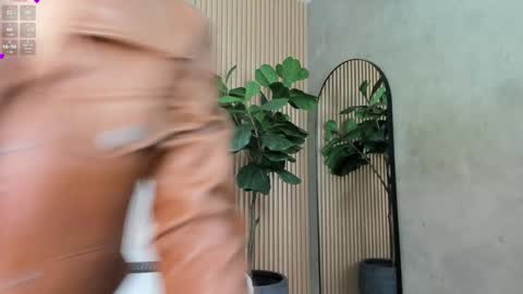 Snapshot of nina_soul chatting on 12-02-24, 01:35 NINA online show from 12-02-24, 01:35
