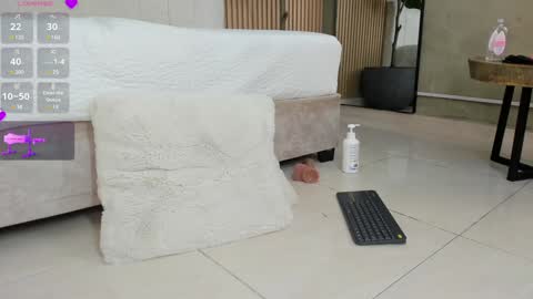 Snapshot of nina_soul chatting on 01-06-25, 02:58 NINA online show from 01-06-25, 02:58