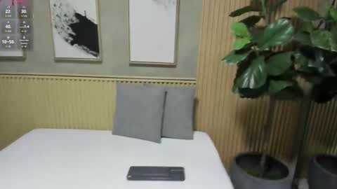 Snapshot of nina_soul chatting on 09-26-25, 11:58 NINA online show from 09-26-25, 11:58