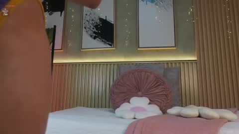 Snapshot of nina_soul chatting on 06-20-26, 12:19 NINA online show from 06-20-26, 12:19
