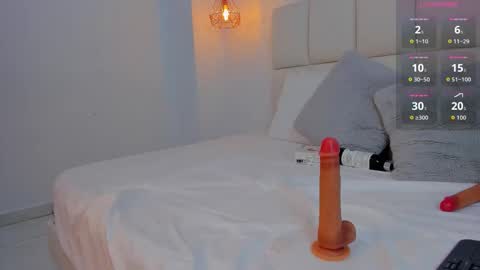 Nina online show from 09-19-25, 05:24