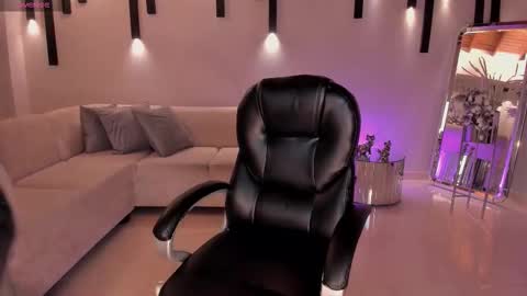 Nina online show from 10-06-25, 05:05