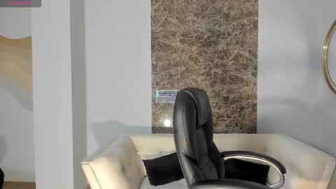 Nina online show from 10-19-25, 03:07