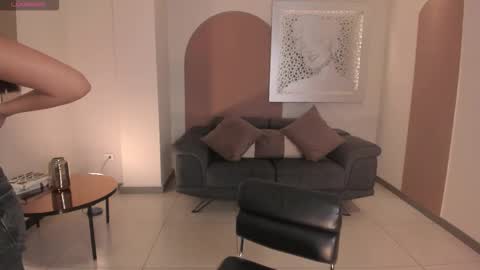 Nina online show from 10-24-25, 08:38