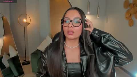 Nina online show from 11-18-25, 04:17