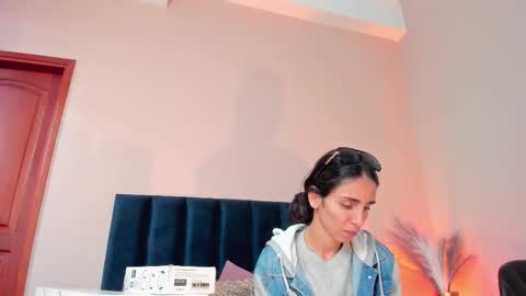 Nina online show from 10-21-25, 06:19