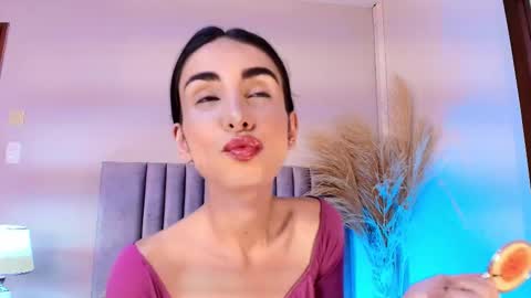 Nina online show from 10-25-25, 06:35