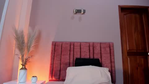 Nina online show from 10-26-25, 02:23