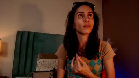 Nina online show from 10-28-25, 06:10