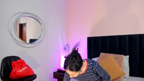 Nina online show from 11-14-25, 06:17