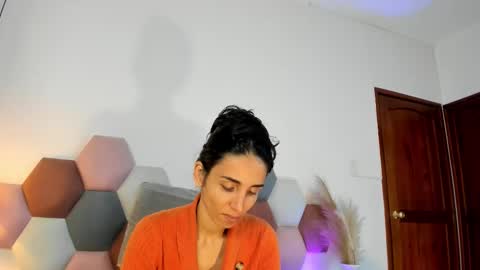 Nina online show from 11-30-25, 02:32