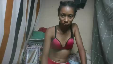 Snapshot of ninaeaa chatting on 02-16-26, 05:25 ninaeaa online show from 02-16-26, 05:25