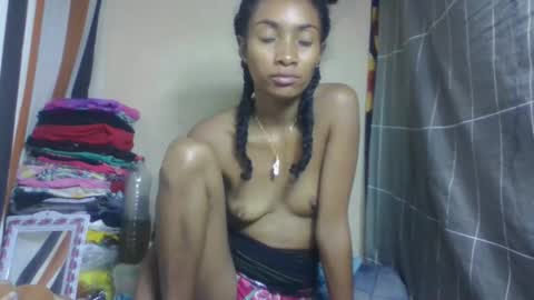 Snapshot of ninaeaa chatting on 03-12-26, 09:32 ninaeaa online show from 03-12-26, 09:32