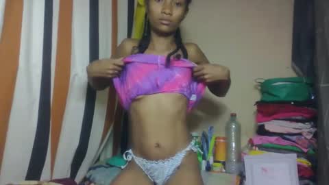 Snapshot of ninaeaa chatting on 04-04-26, 07:33 ninaeaa online show from 04-04-26, 07:33