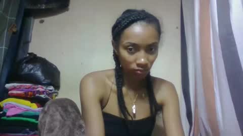 Snapshot of ninaeaa chatting on 04-16-26, 10:05 ninaeaa online show from 04-16-26, 10:05