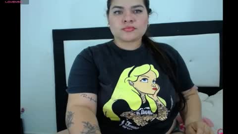 Snapshot of ninafuentes2x chatting on 05-30-26, 11:24 NinaFuentes online show from 05-30-26, 11:24