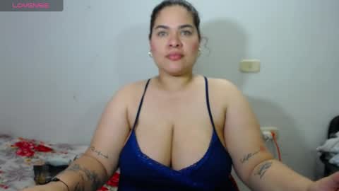Snapshot of ninafuentes2x chatting on 07-28-26, 04:30 NinaFuentes online show from 07-28-26, 04:30