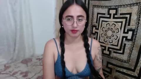 N I N A online show from 02-05-25, 03:31