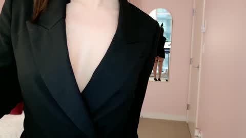 NinaOneil online show from 02-22-25, 11:13