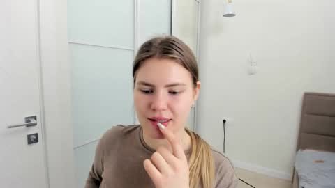 ninarihh online show from 02-28-25, 08:20