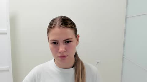 ninarihh online show from 09-19-25, 11:00