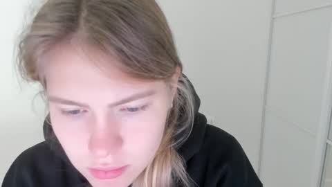 ninarihh online show from 10-12-25, 09:41