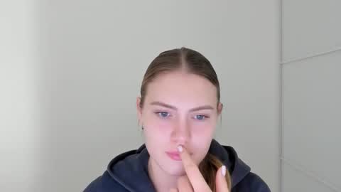 ninarihh online show from 11-04-25, 12:04